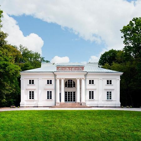 Palac Cielesnica Экстерьер фото