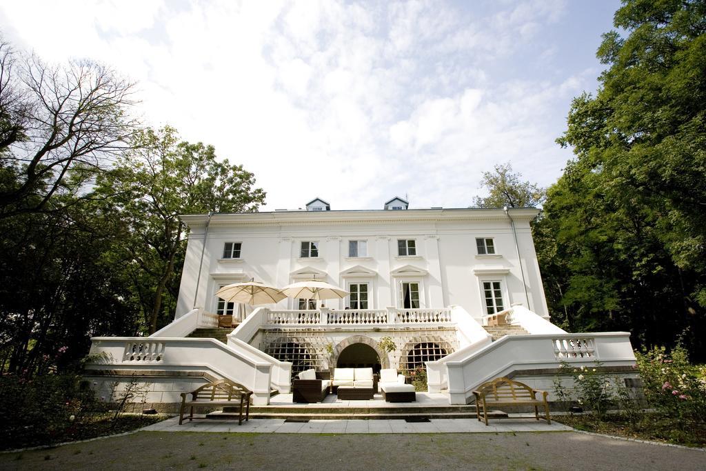 Palac Cielesnica Экстерьер фото